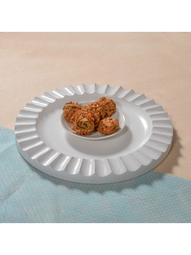 Décor & Style - DST6 -  Serving Tray - White Chiselled on MDF
